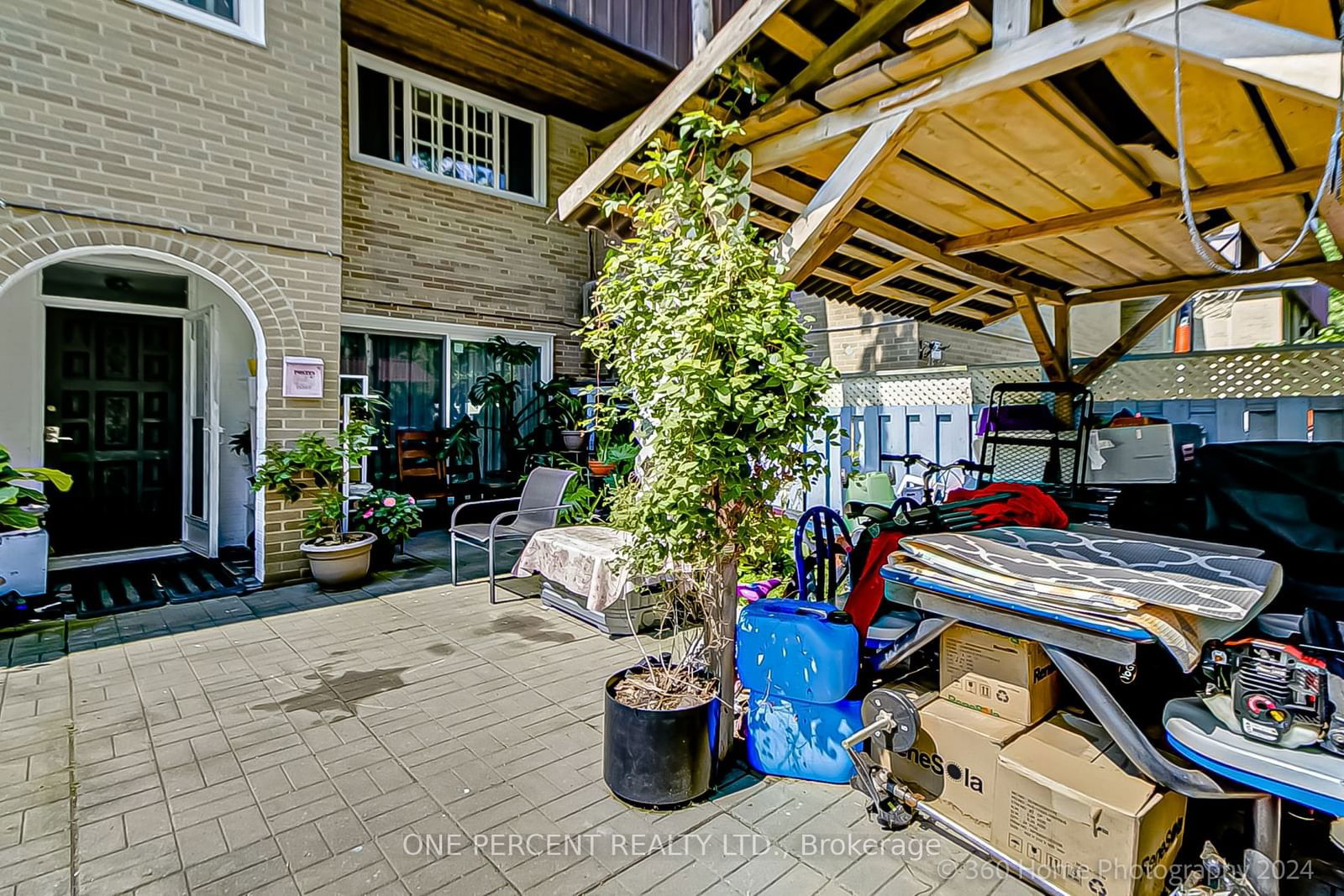 14 London Green Crt W, unit 96 for sale - image #4