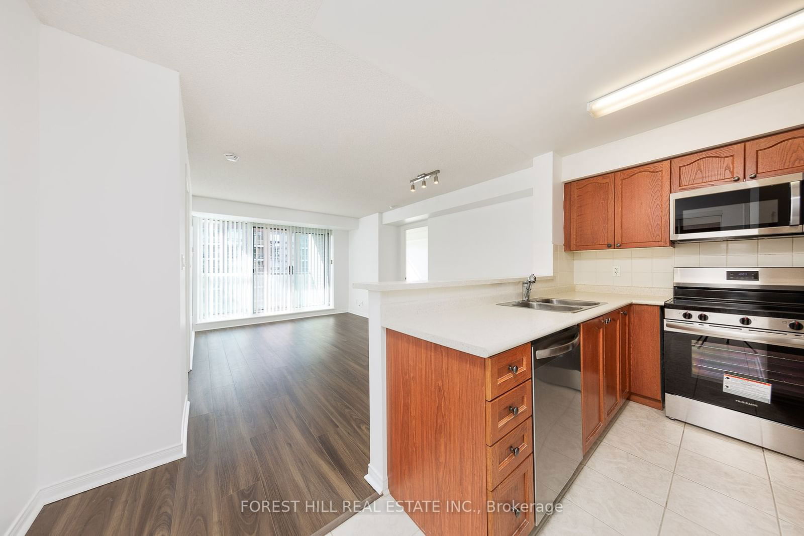 7 Michael Power Pl, unit 1508 for rent