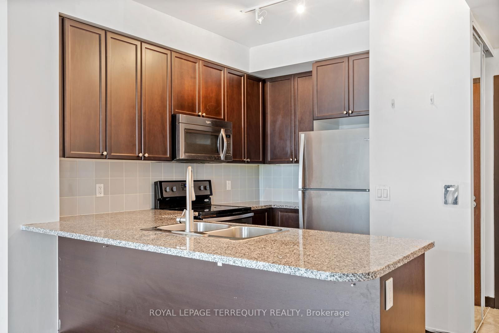 339 Rathburn Rd W, unit 1702 for sale - image #19