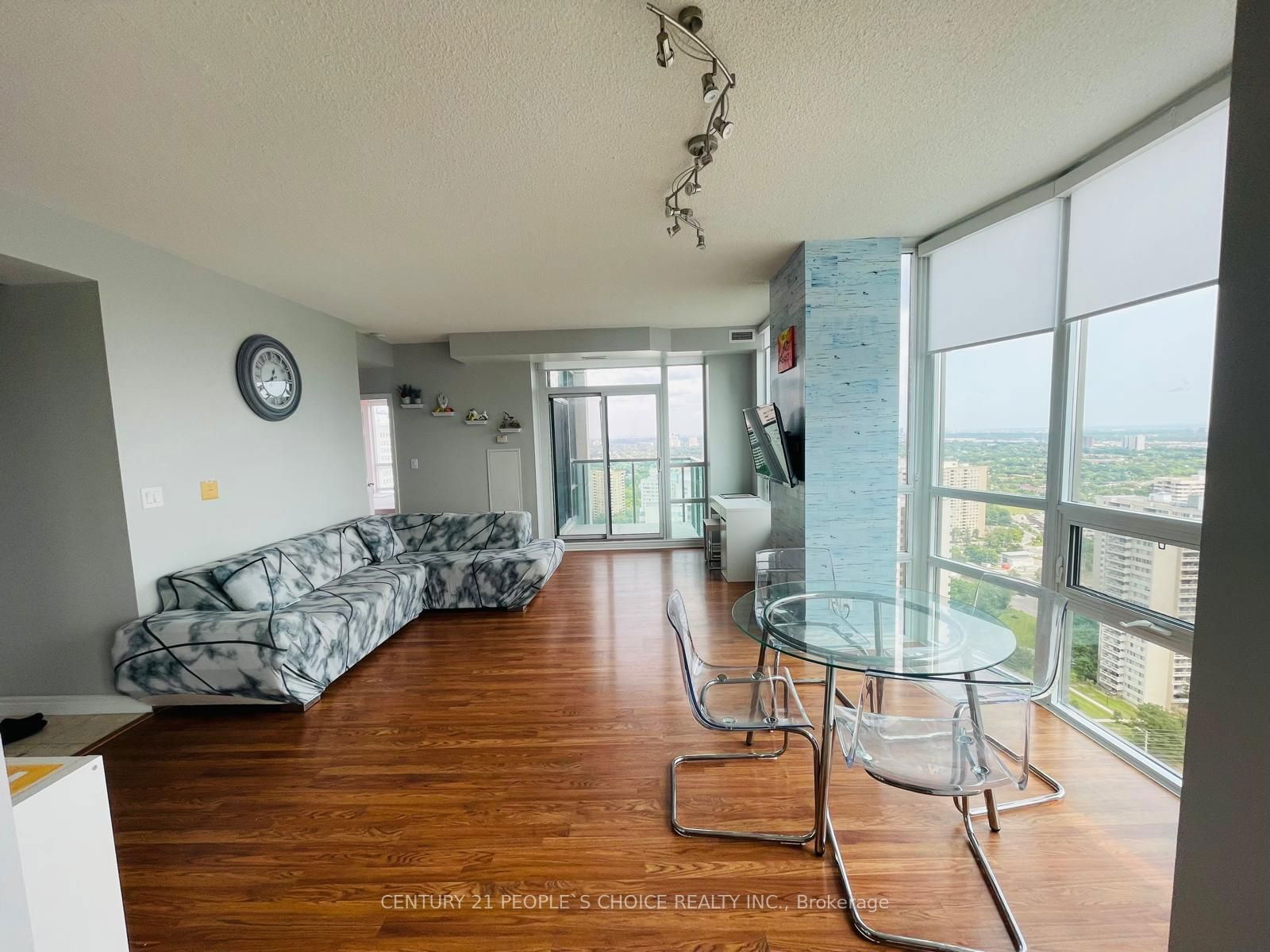 208 Enfield Pl, unit 3303 for sale - image #8