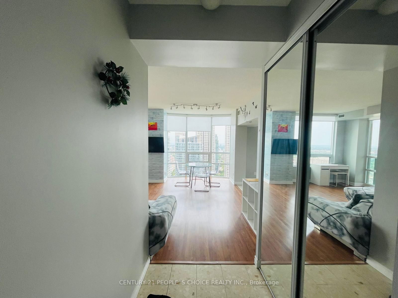 208 Enfield Pl, unit 3303 for sale - image #9