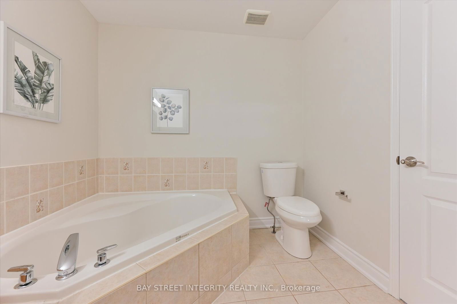 1489 Heritage Way, unit 4 for sale - image #23