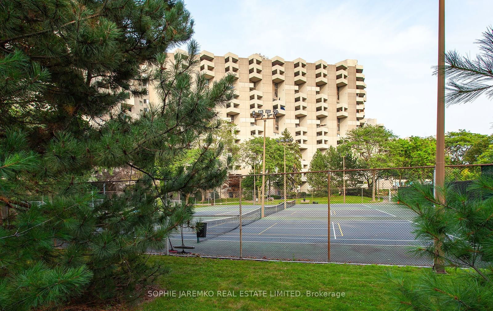 296 Mill Rd, unit E 10 for sale - image #38