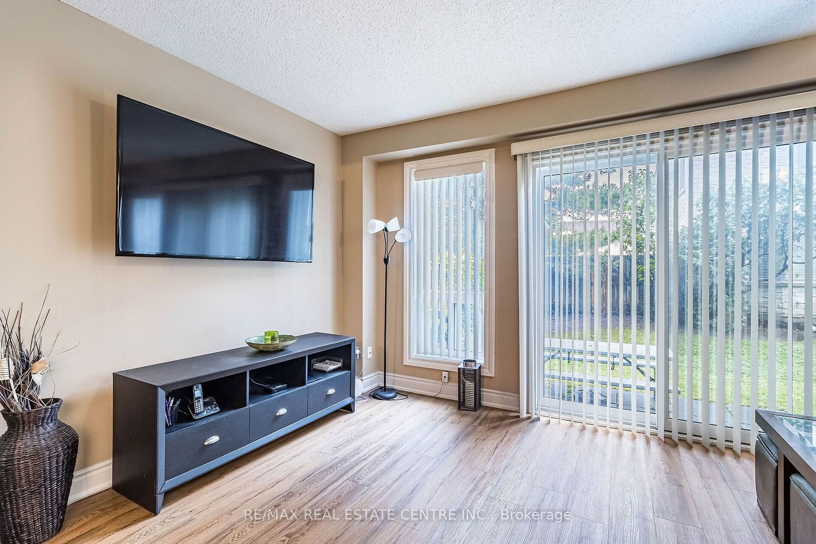 455 Apache Crt, unit 142 for sale - image #15