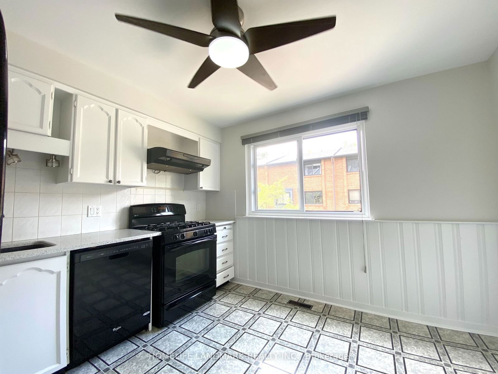 20 Mineola Rd E, unit 52 for rent - image #9