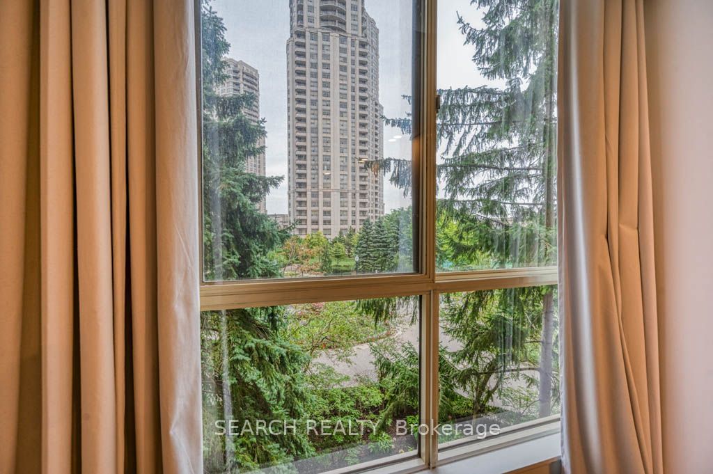 55 Kingsbridge Garden Circ, unit 313 for rent - image #22