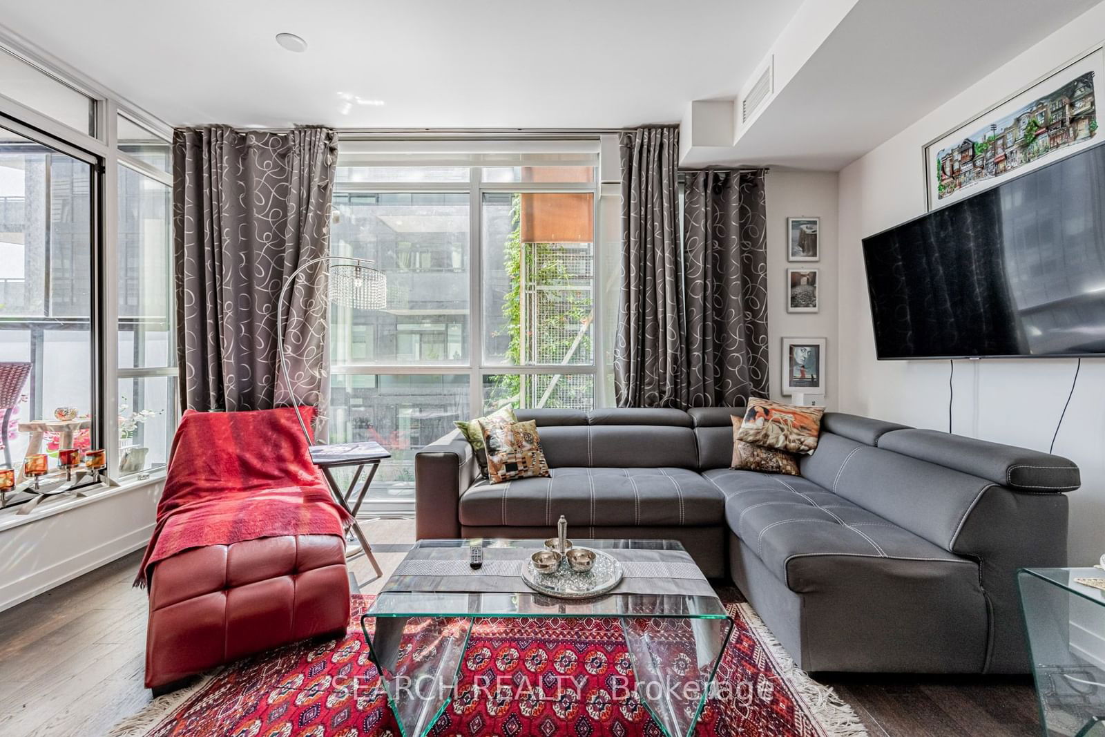 36 Howard Park Ave, unit 303 for sale