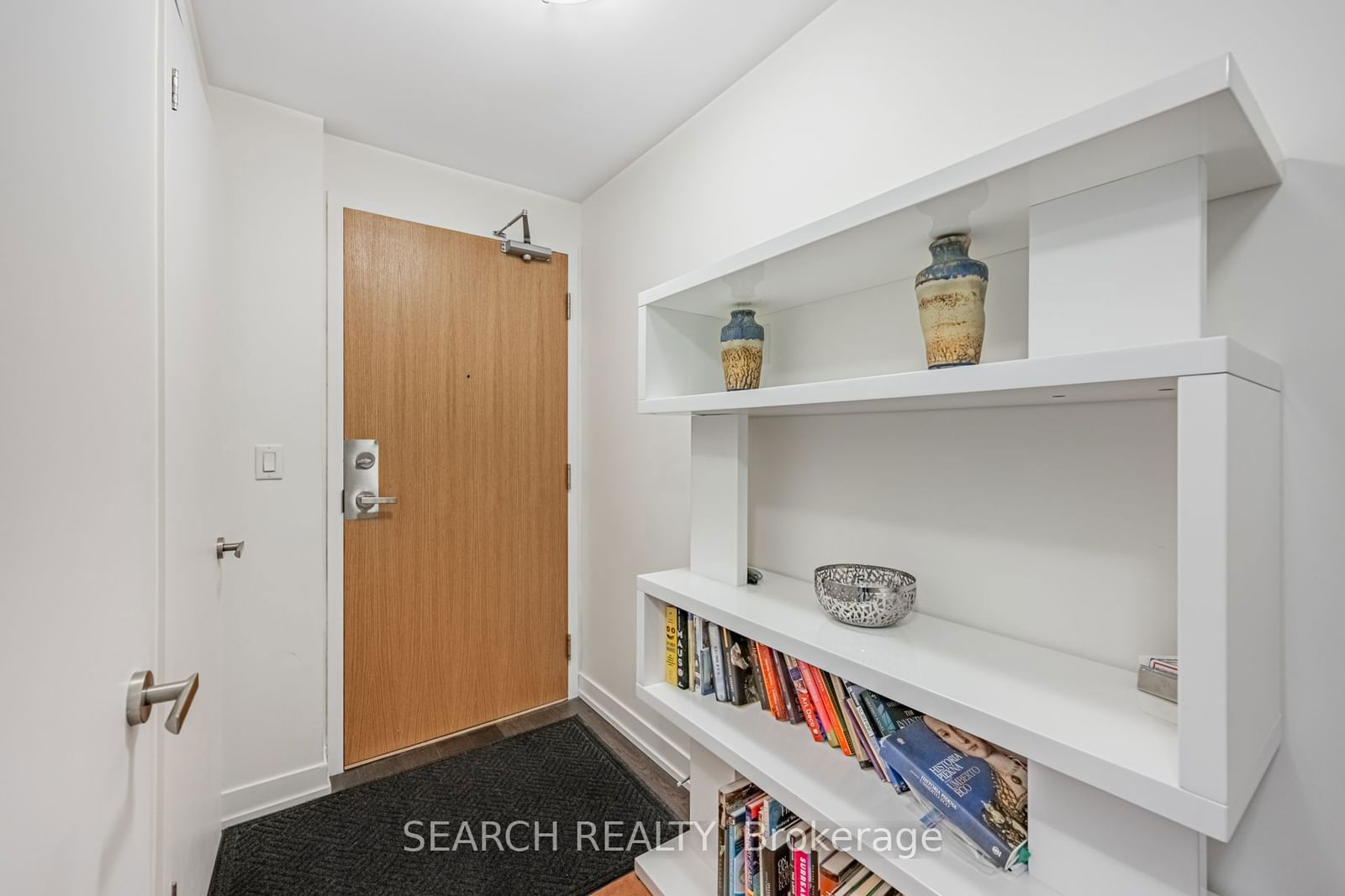 36 Howard Park Ave, unit 303 for sale