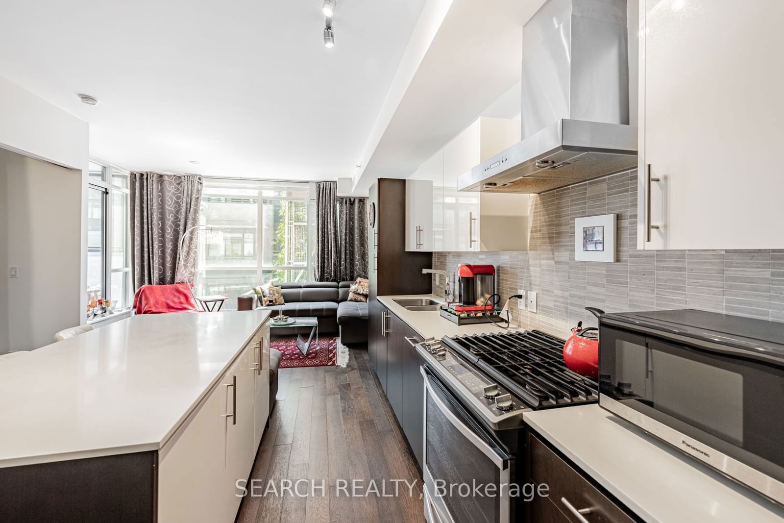 36 Howard Park Ave, unit 303 for sale