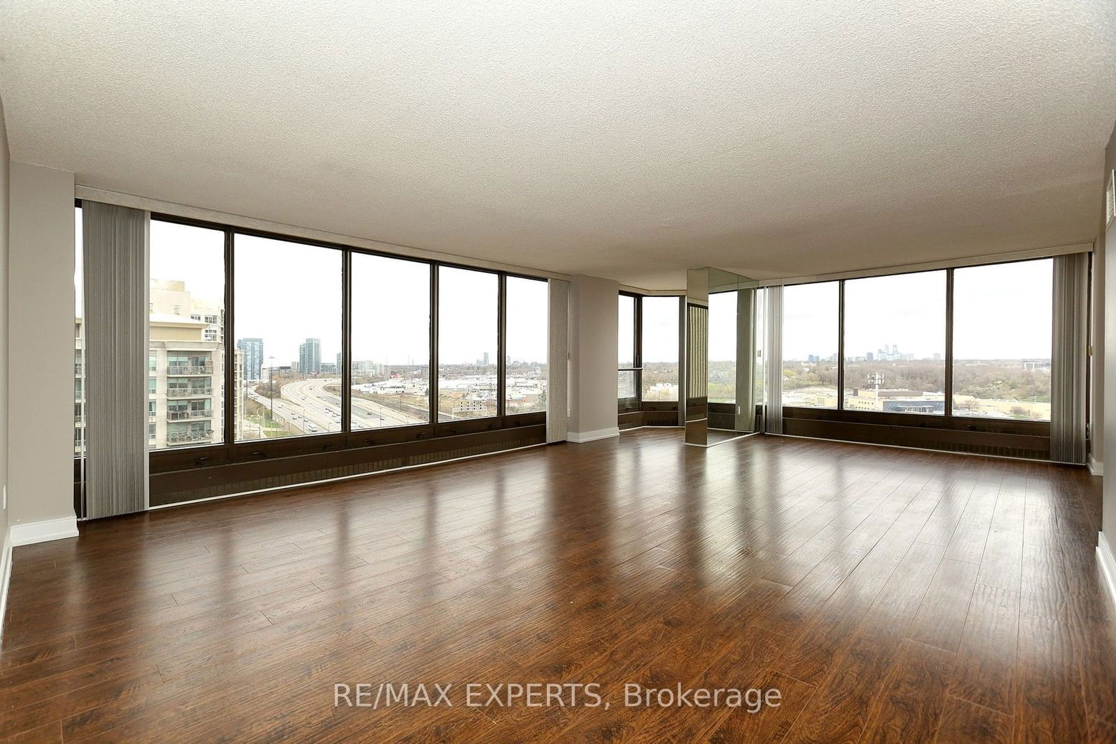 2045 Lakeshore Blvd, unit 1609 for sale - image #15