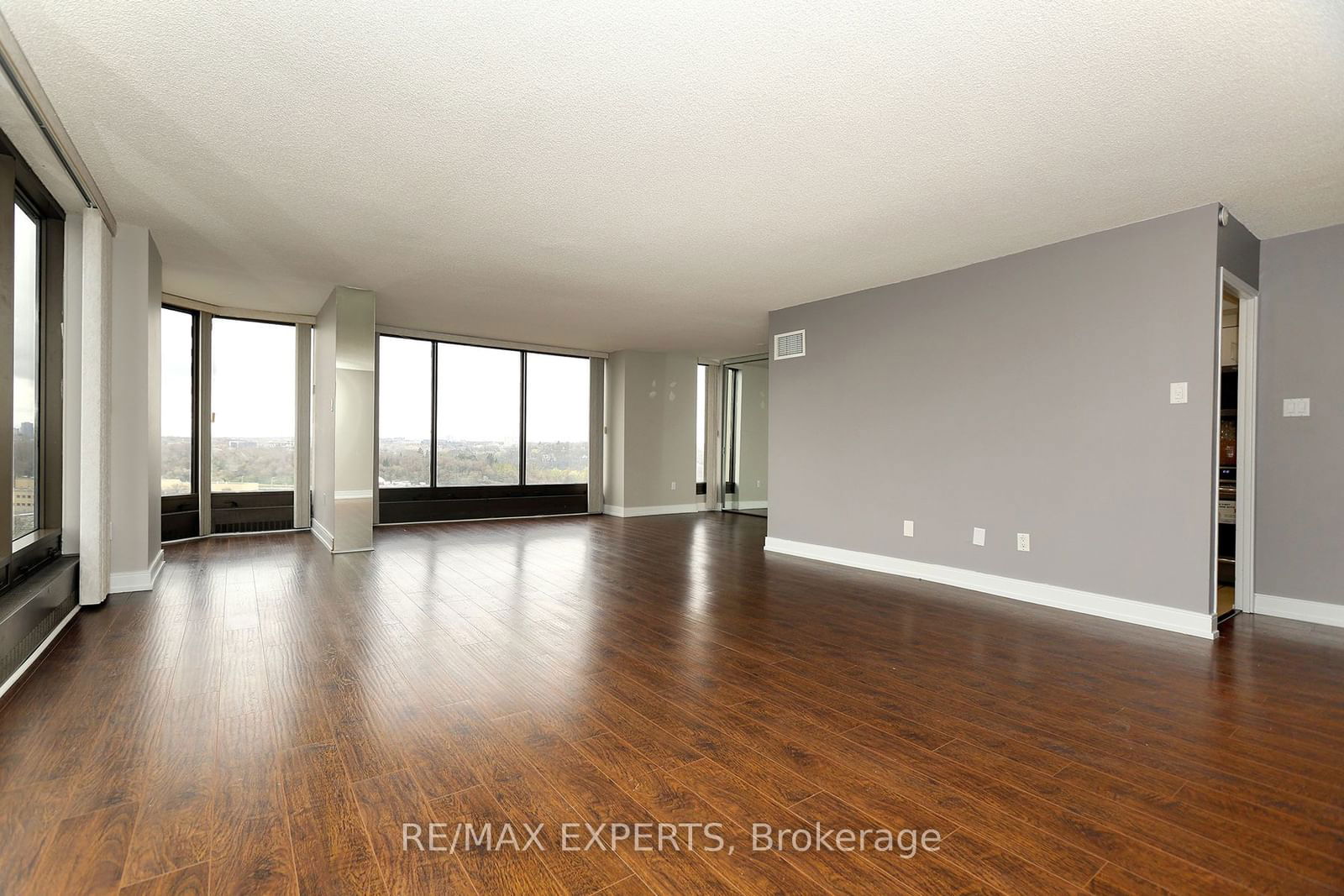 2045 Lakeshore Blvd, unit 1609 for sale - image #17