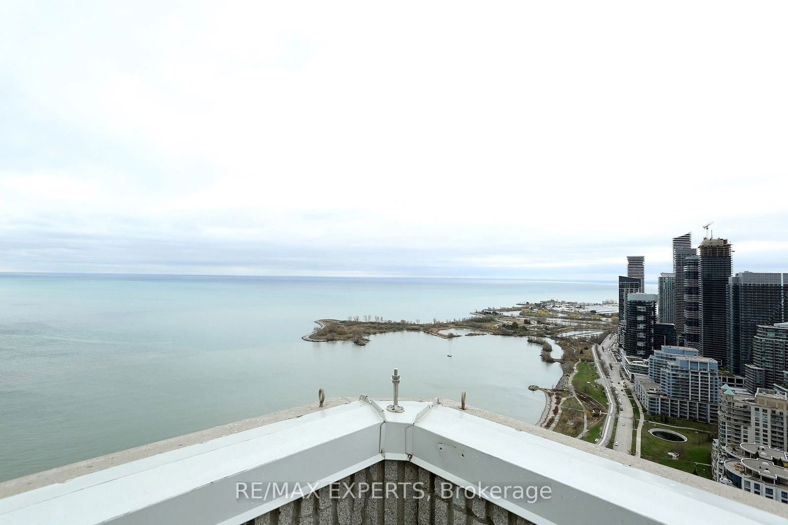 2045 Lake Shore Blvd, unit 1609 for sale