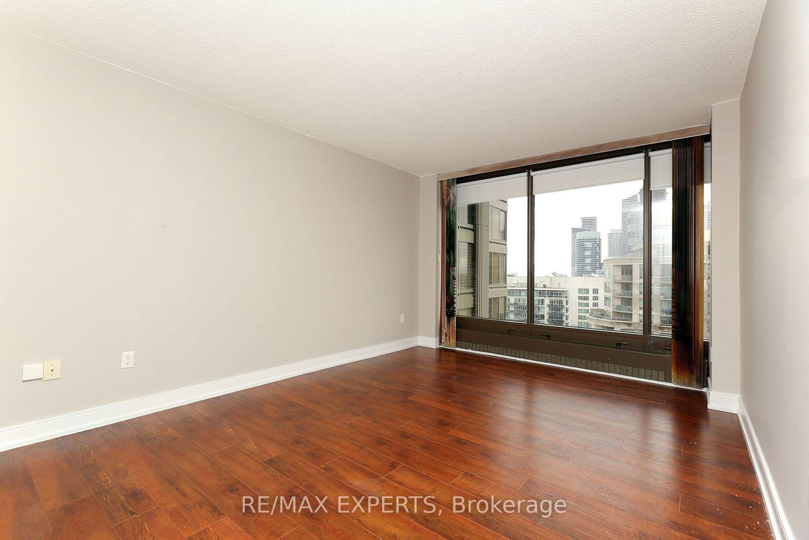 2045 Lake Shore Blvd, unit 1609 for sale