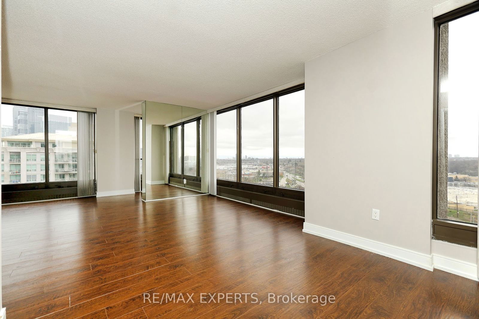 2045 Lake Shore Blvd, unit 1609 for sale