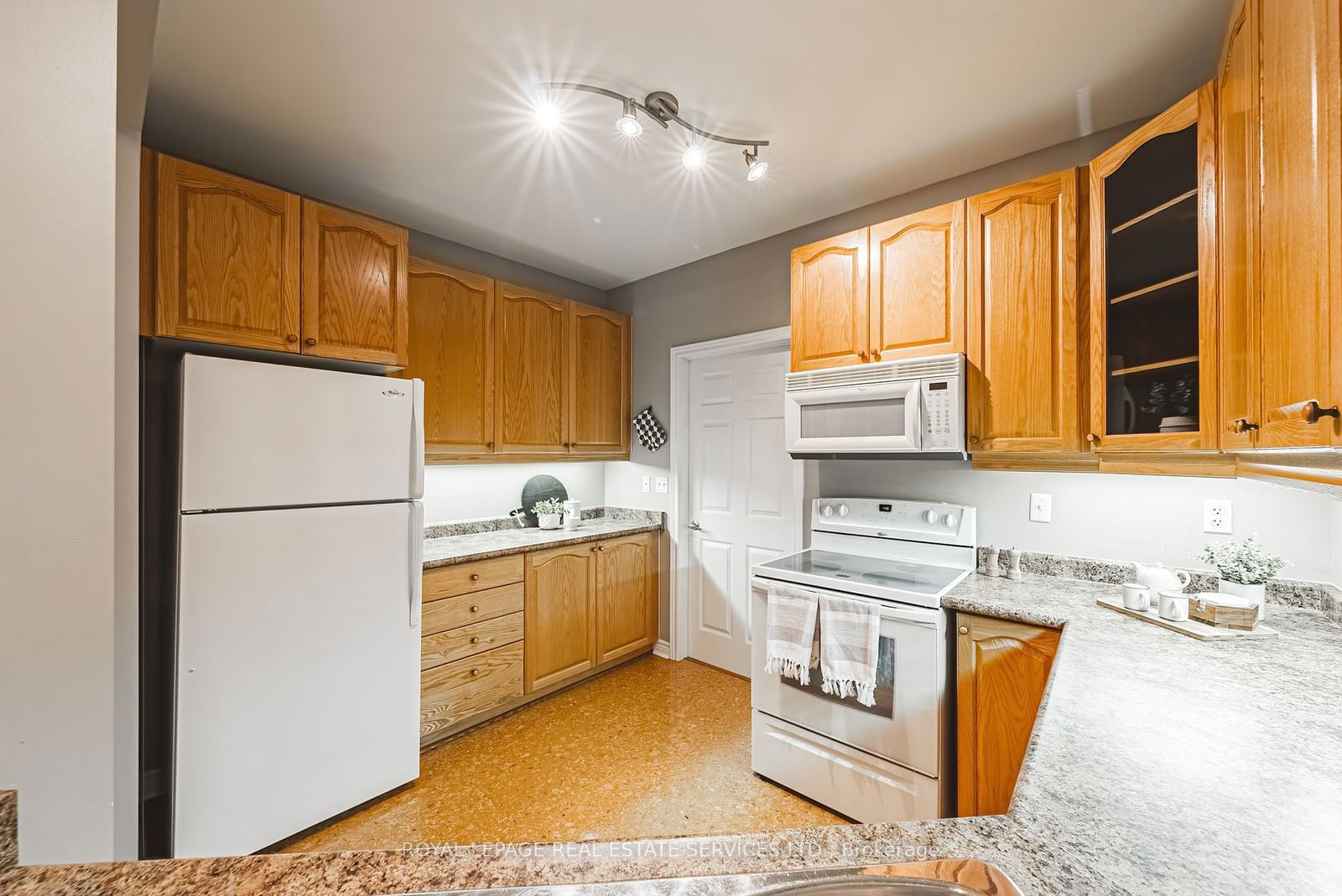 443 Centennial Forest Dr, unit 302 for sale - image #9