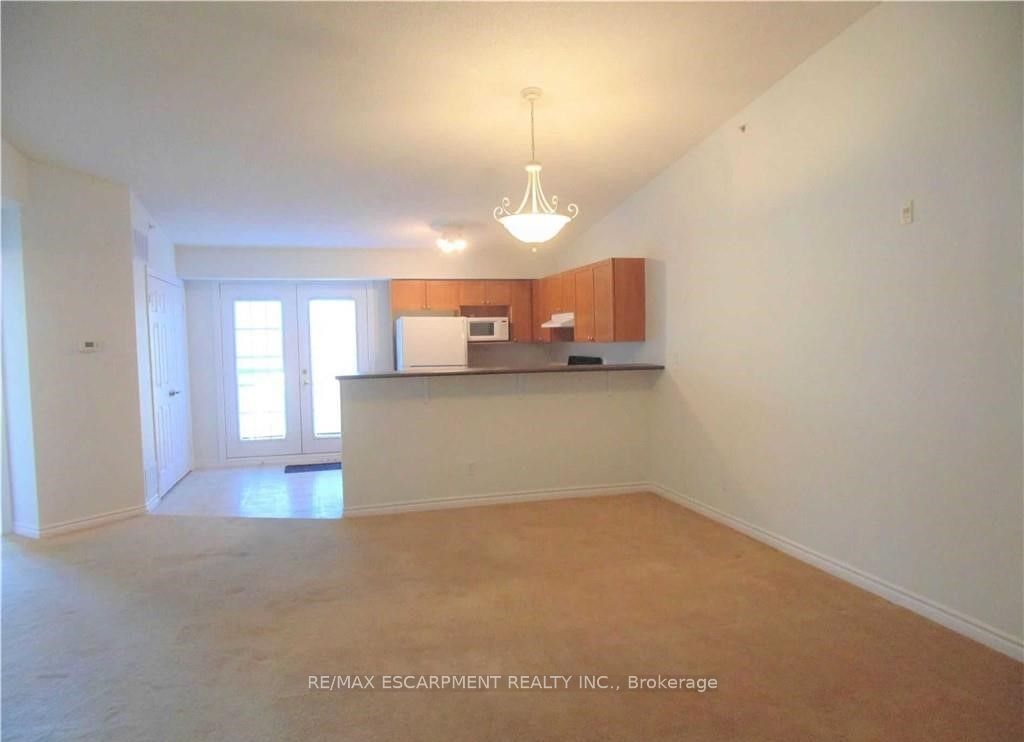 2055 Appleby Line, unit 401 for rent - image #5