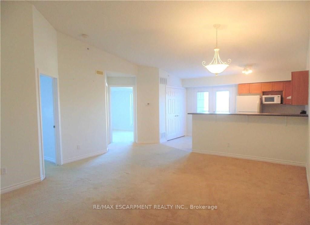 2055 Appleby Line, unit 401 for rent - image #7