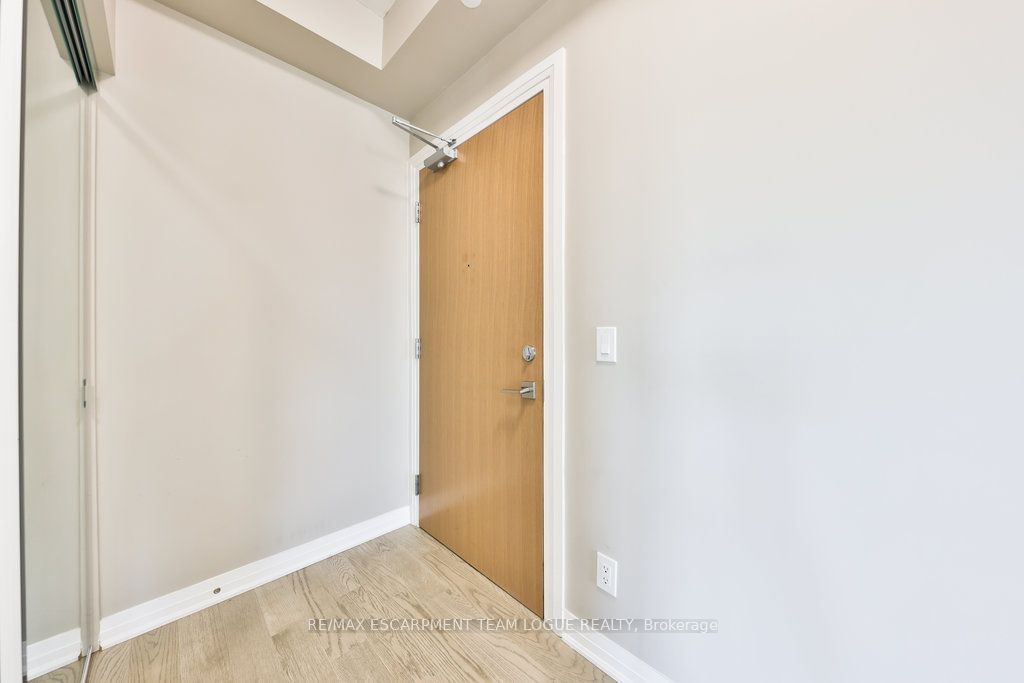 128 GROVEWOOD COMMON, unit 509 for rent - image #4