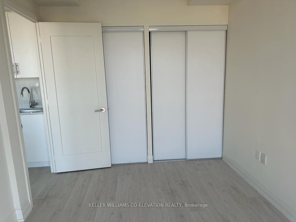 509 Dundas St W, unit 414 for rent - image #2