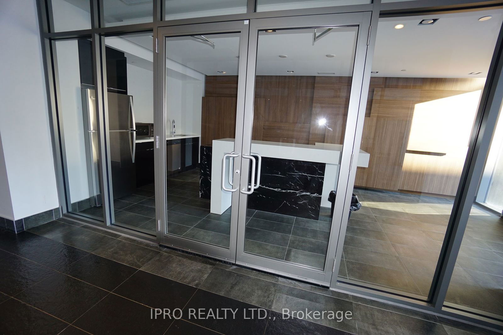 5240 Dundas St, unit B609 for rent - image #18