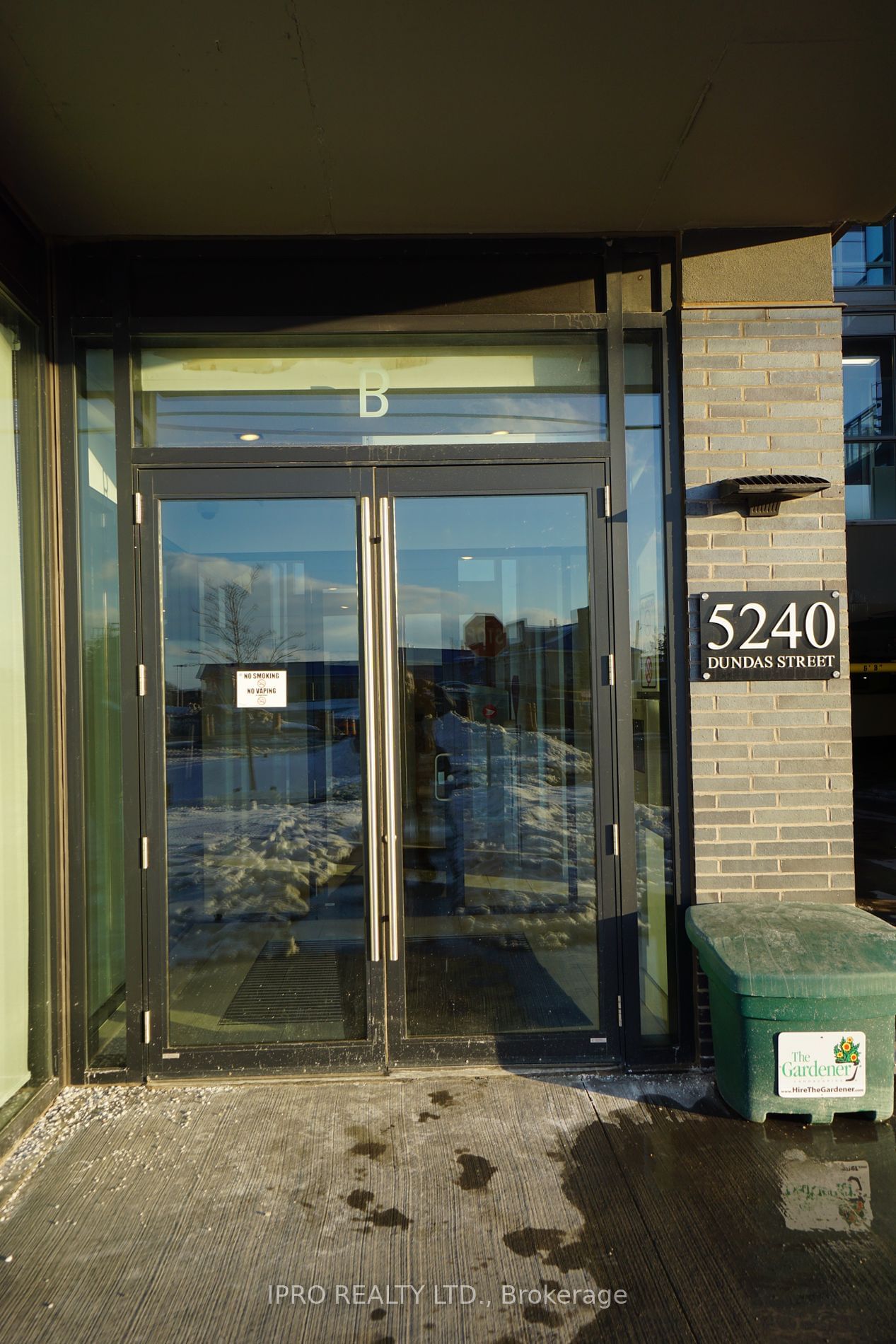 5240 Dundas St, unit B609 for rent