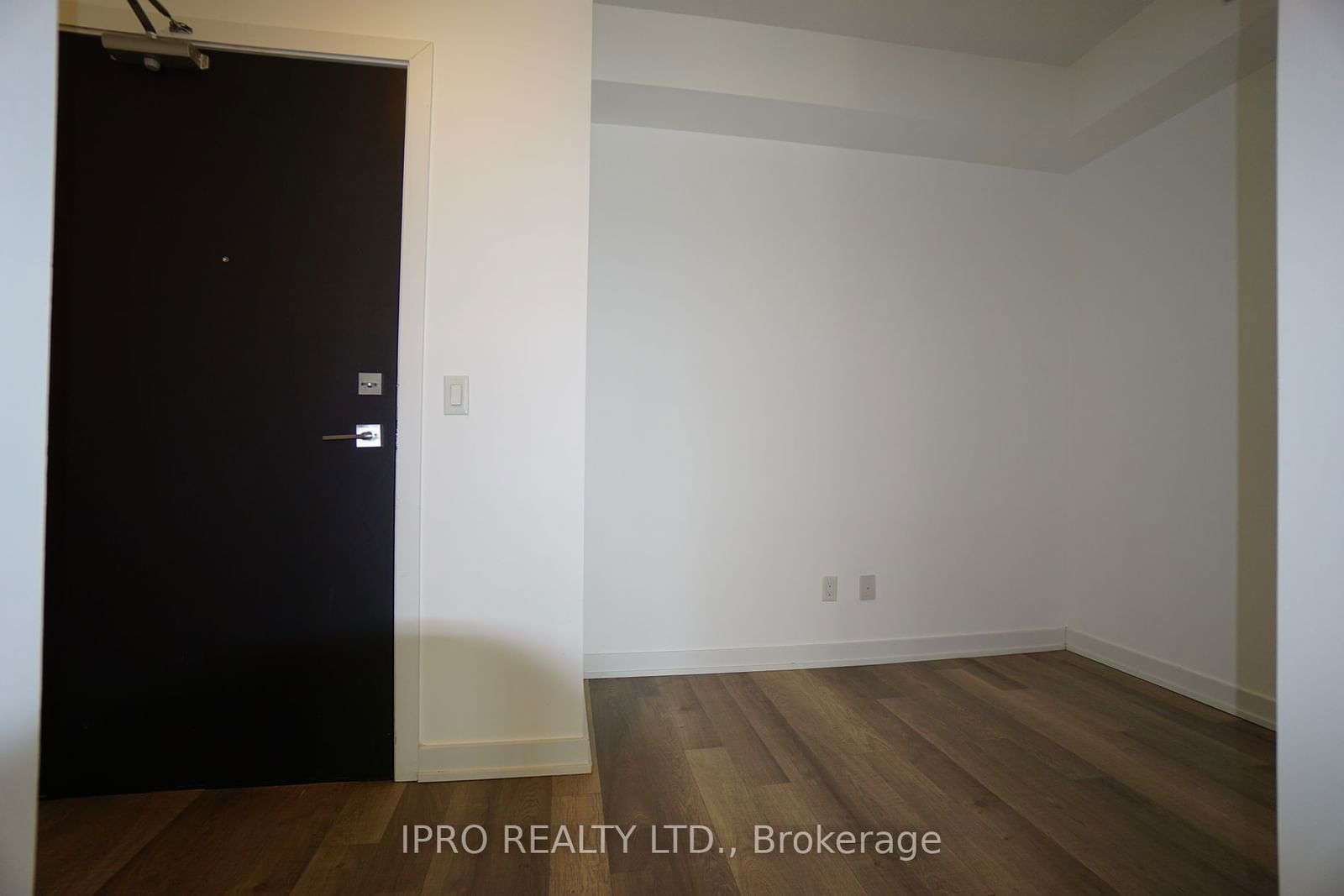 5240 Dundas St, unit B609 for rent - image #6