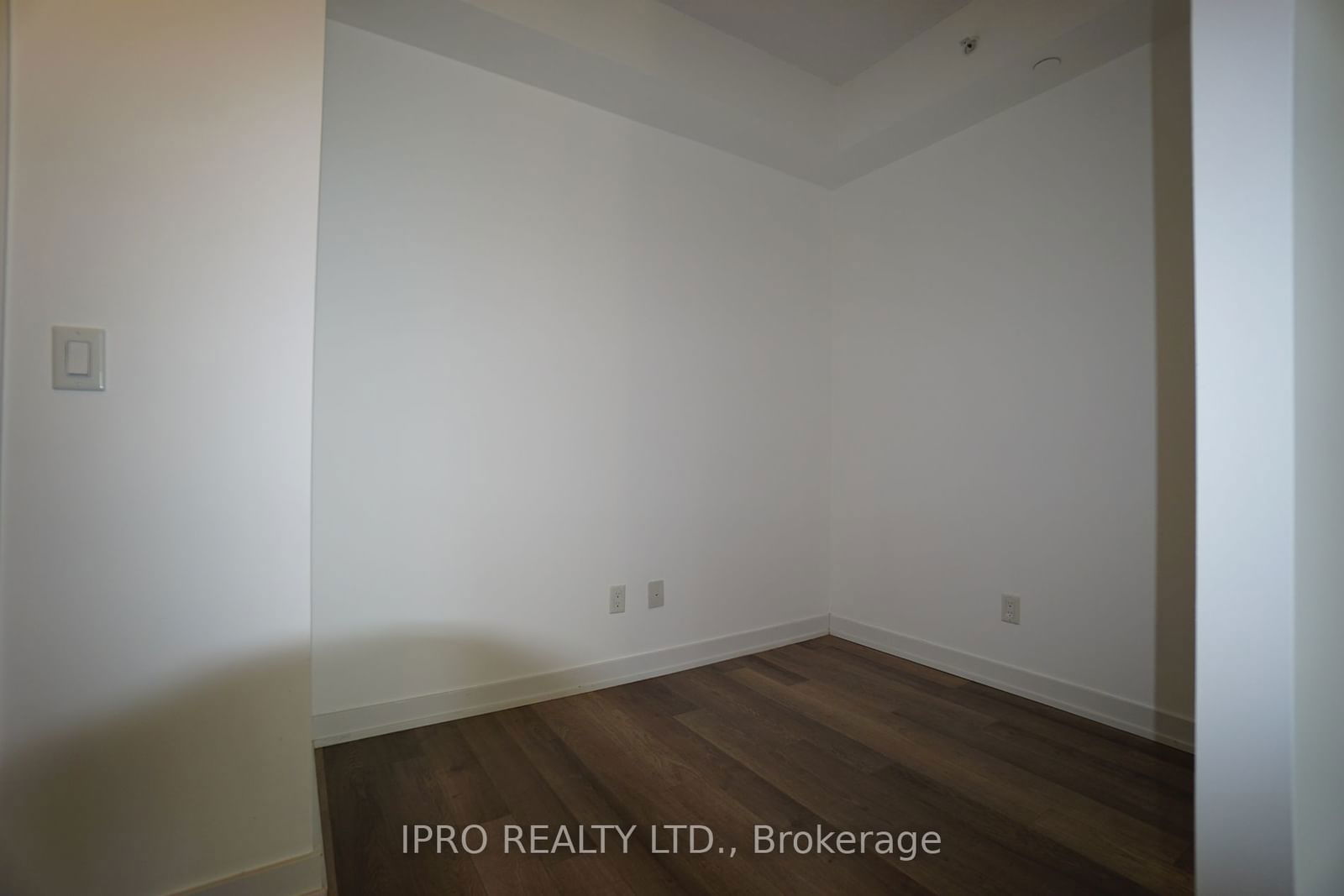 5240 Dundas St, unit B609 for rent - image #7