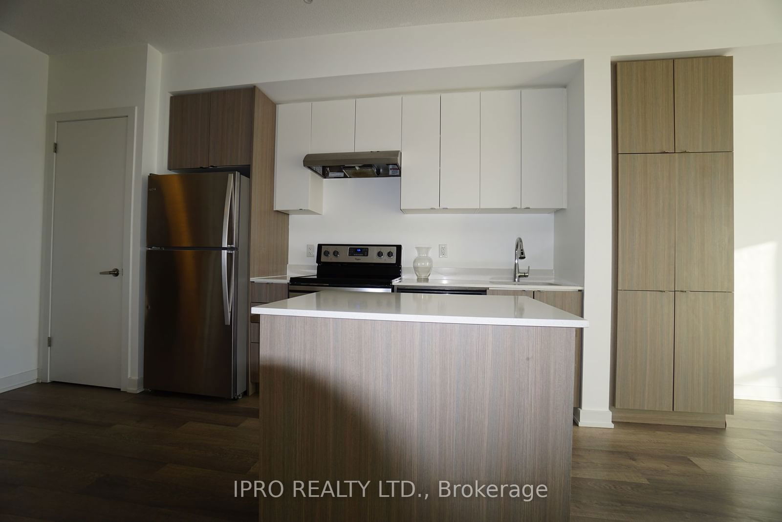 5240 Dundas St, unit B609 for rent - image #8