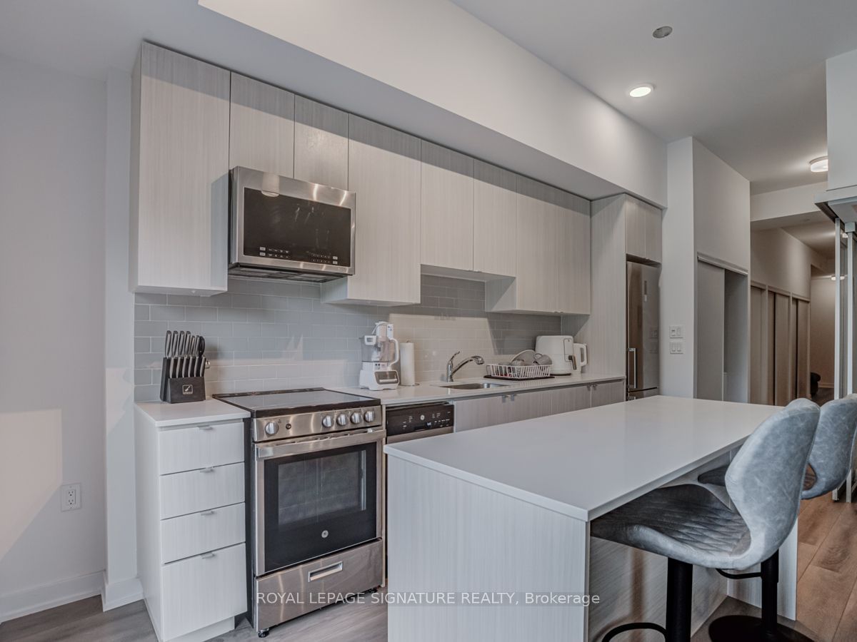 2433 Dufferin St, unit 107 for rent