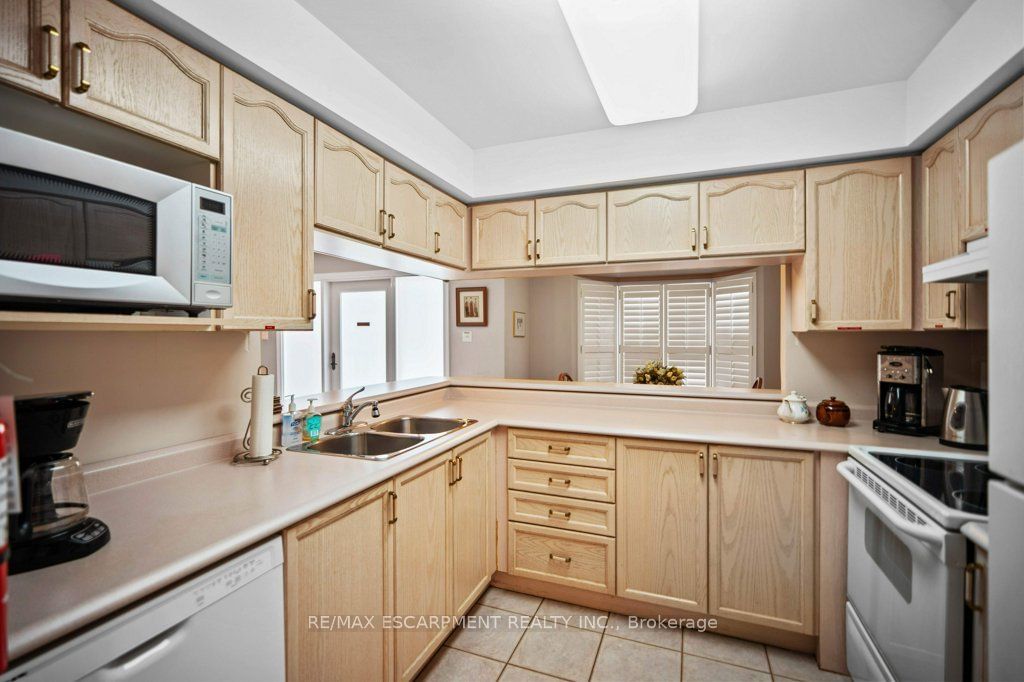 216 Plains Rd W, unit D307 for sale - image #37