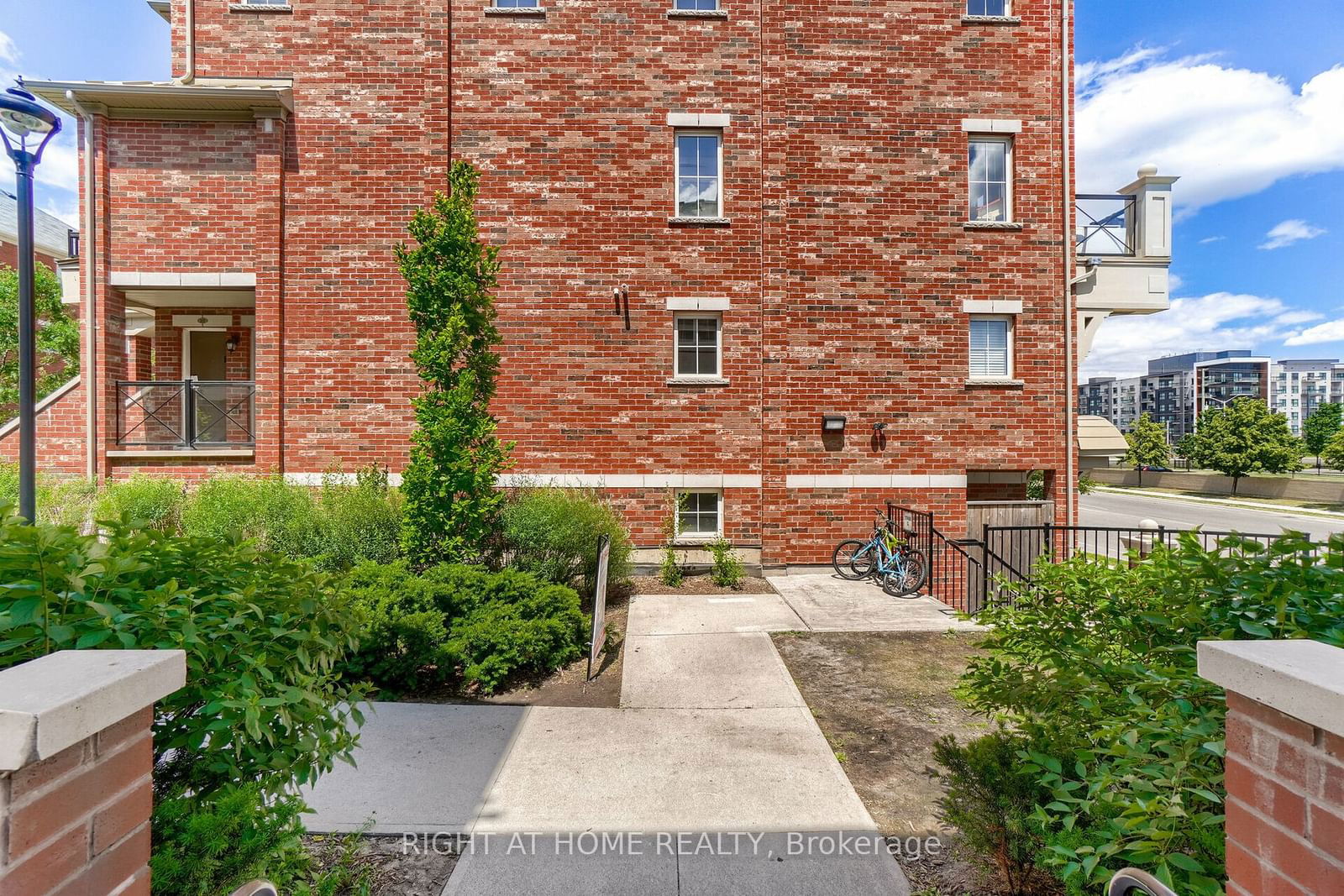 Waterlilies Phase 3 Townhomes, Oakville, Toronto