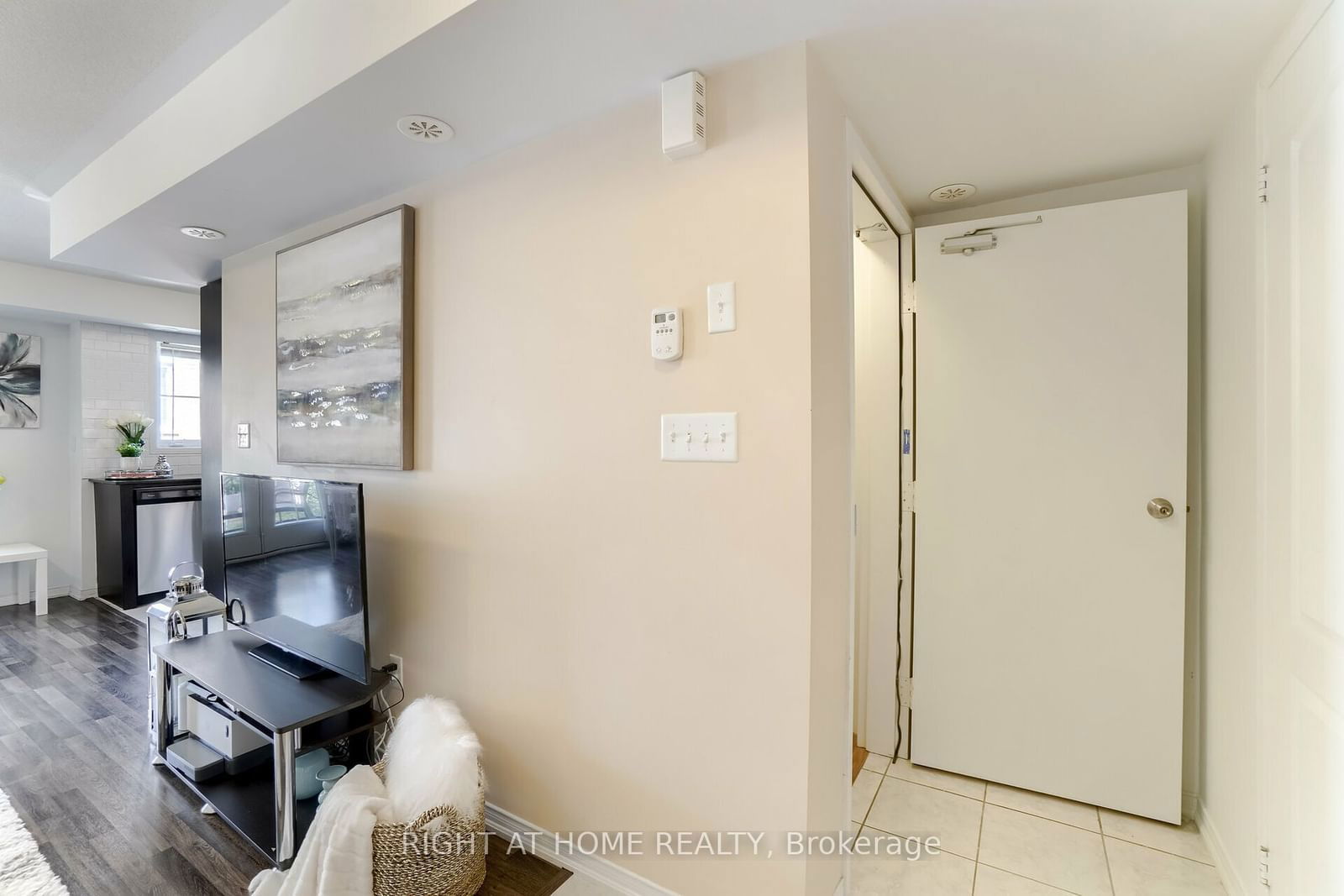 2472 Post Rd, unit 11 for sale - image #6