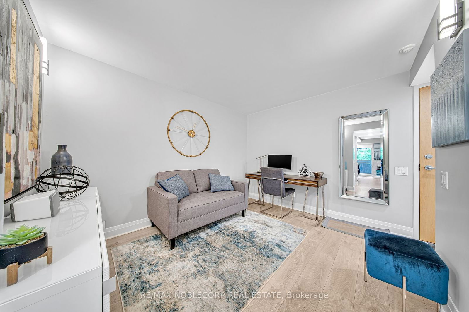 1050 The Queensway, unit 208 for sale - image #10