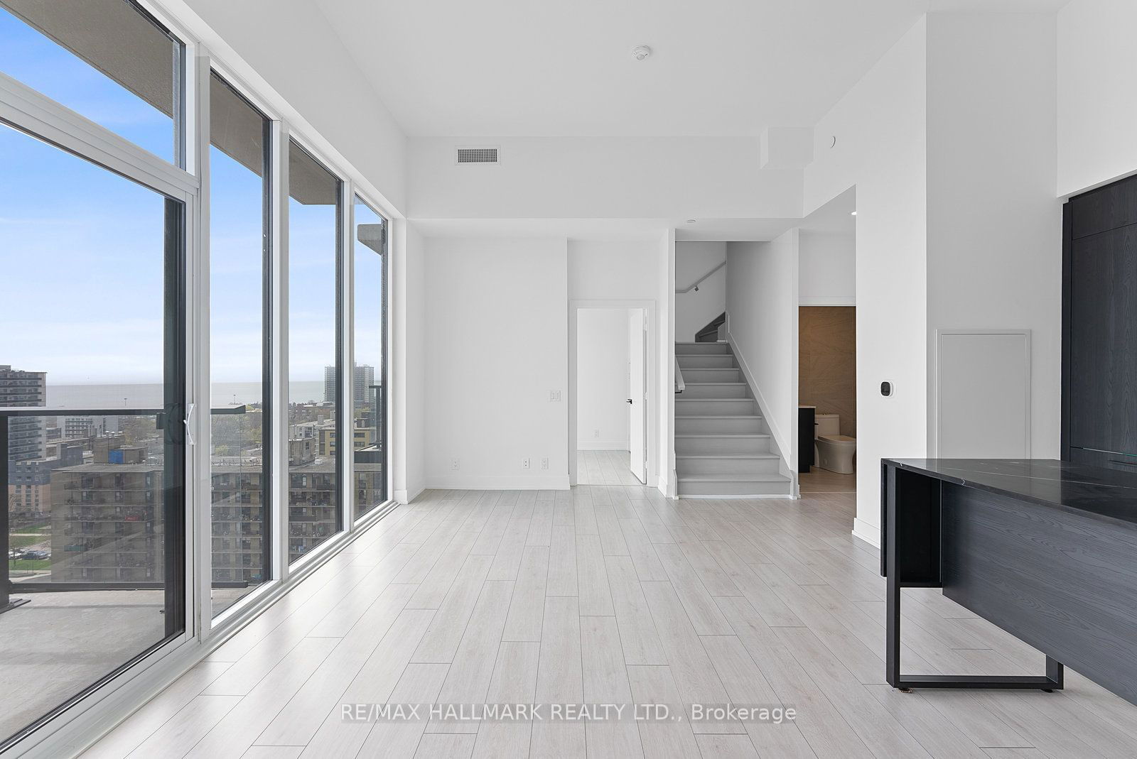 270 Dufferin St, unit PH 4 for sale - image #8