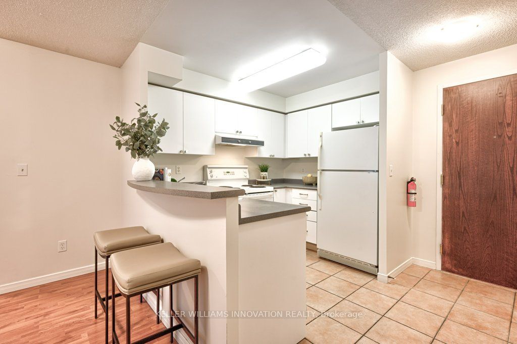 2565 Erin Centre Blvd, unit 309 for sale