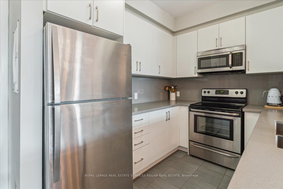 216 Oak Park Blvd, unit 302 for sale - image #6