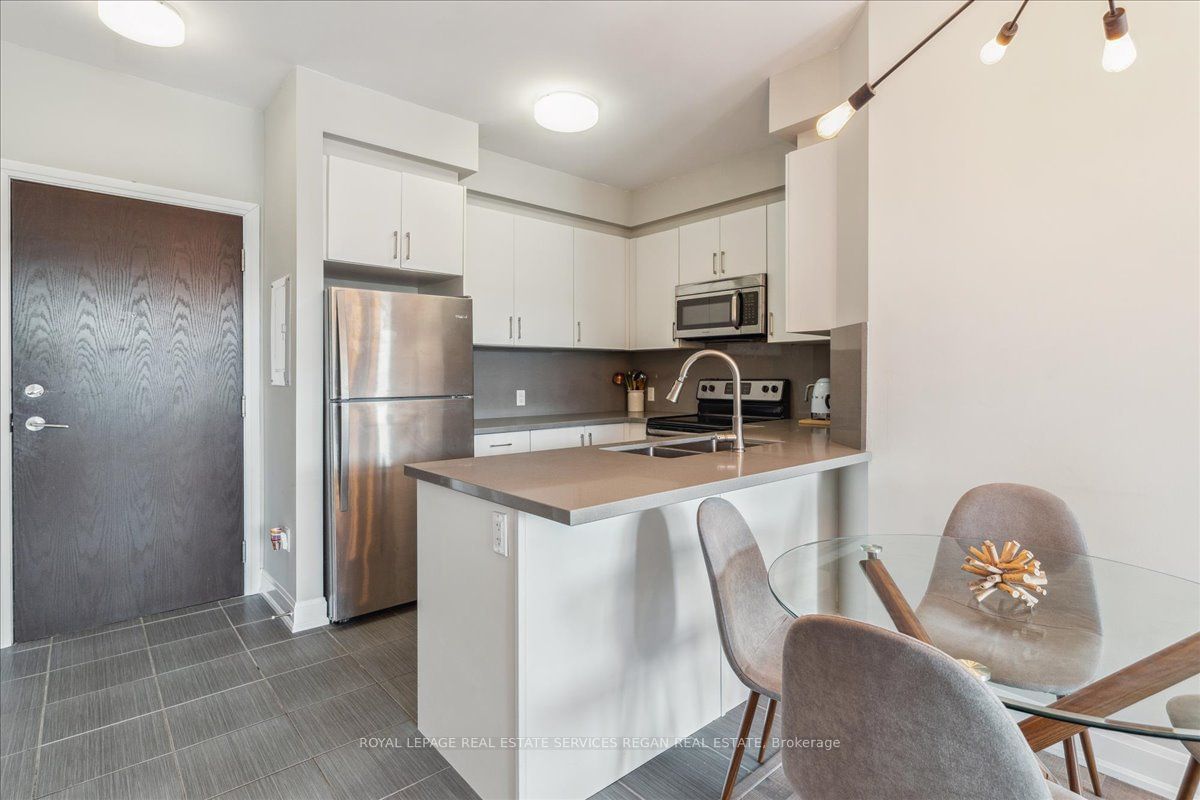 216 Oak Park Blvd, unit 302 for sale