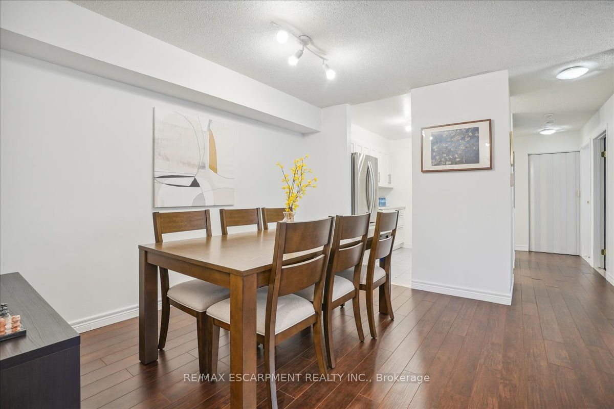 1450 Glen Abbey Gate, unit 312 for sale - image #5