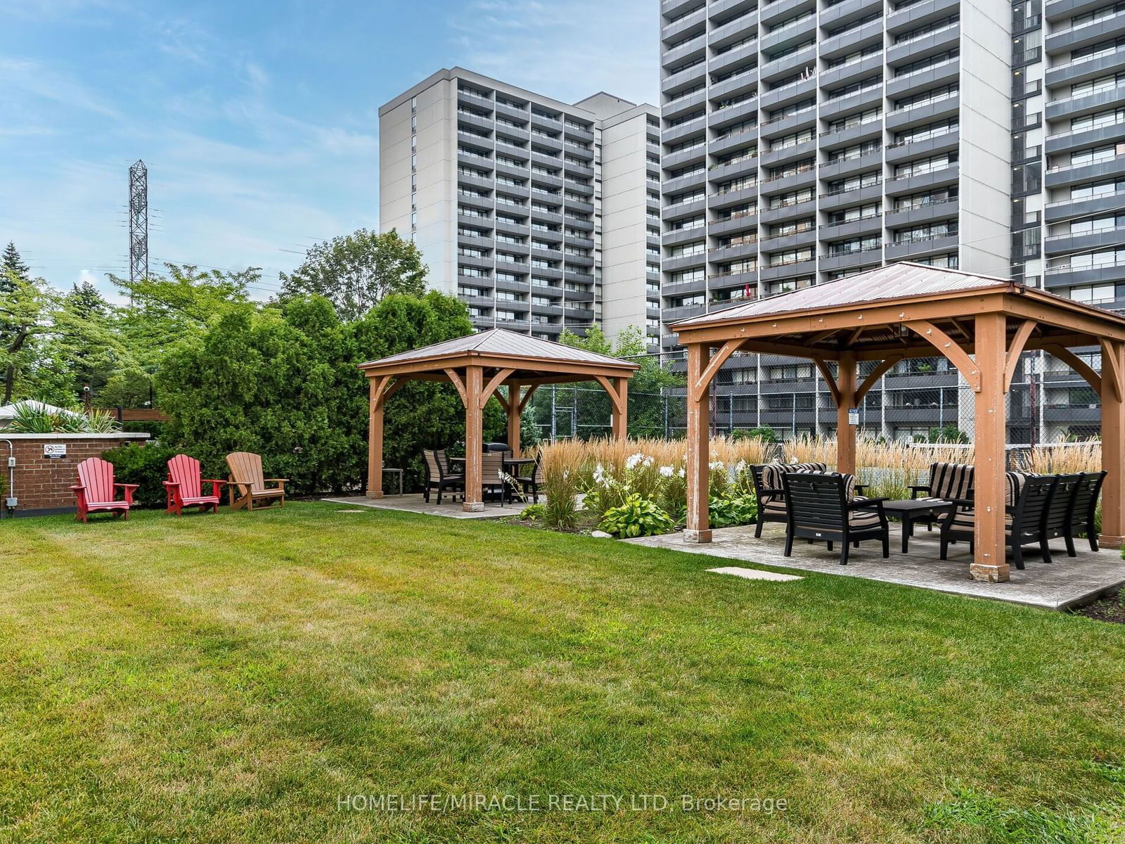 1270 Maple Crossing Blvd, unit 604 for sale - image #37