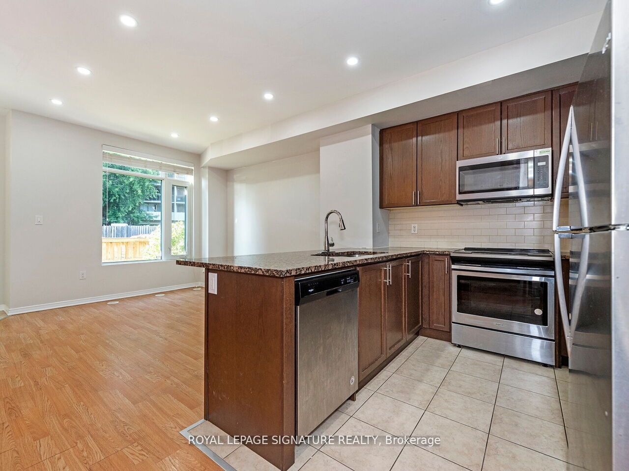 35 Applewood Lane, unit 61 for sale - image #10