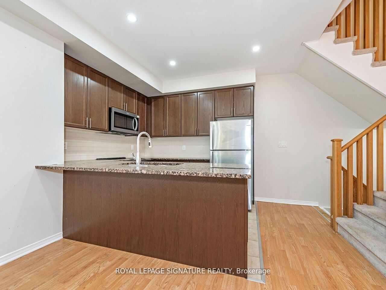 35 Applewood Lane, unit 61 for sale - image #8