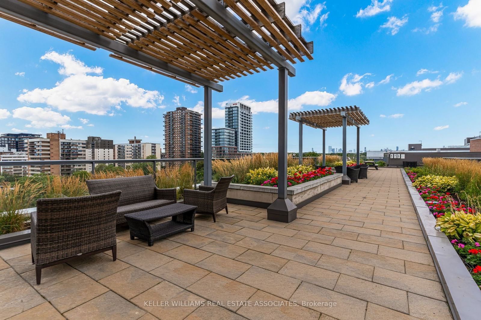 1 Hurontario St, unit 208 for sale - image #32