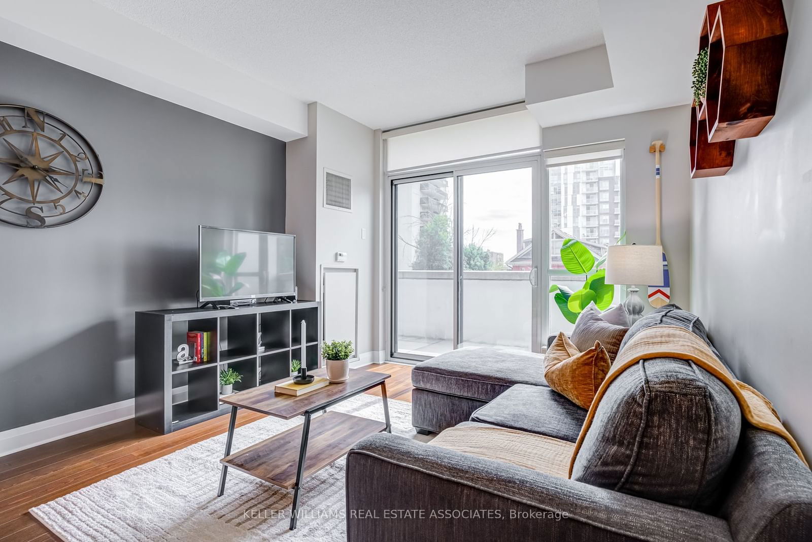 1 Hurontario St, unit 208 for sale - image #7