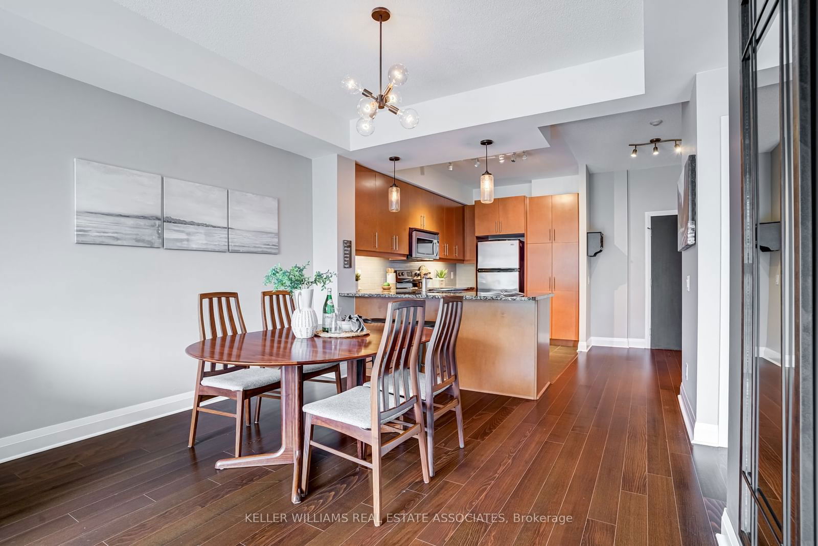 1 Hurontario St, unit 208 for sale - image #8