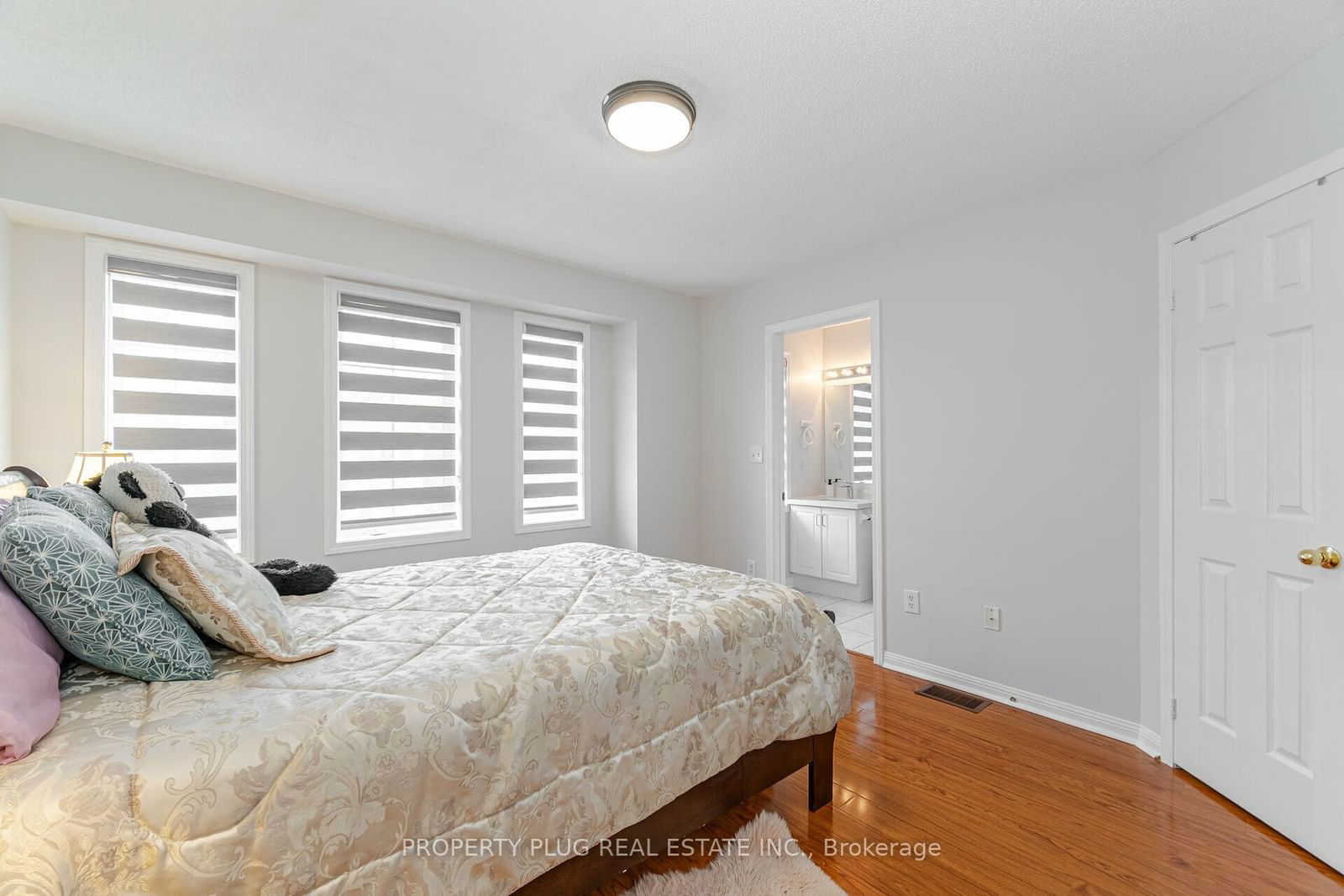 80 Acorn Pl, unit 44 for sale - image #23