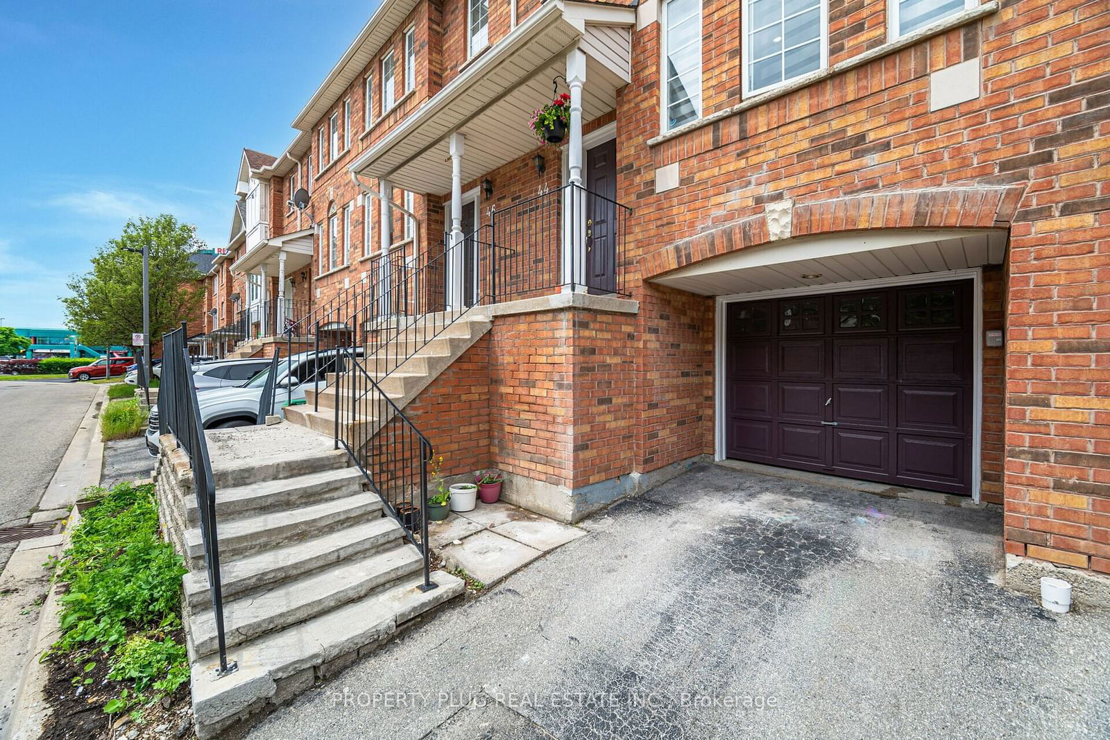 80 Acorn Pl, unit 44 for sale