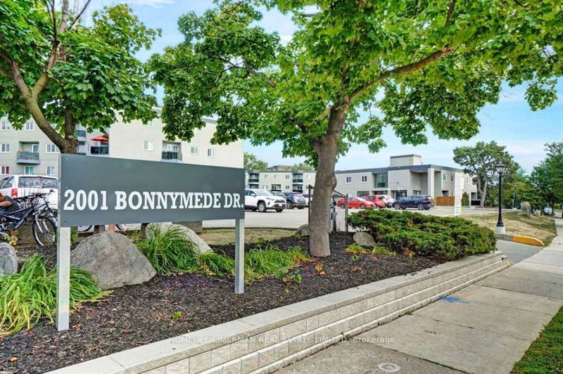 2001 Bonnymede Dr, unit 141 for sale