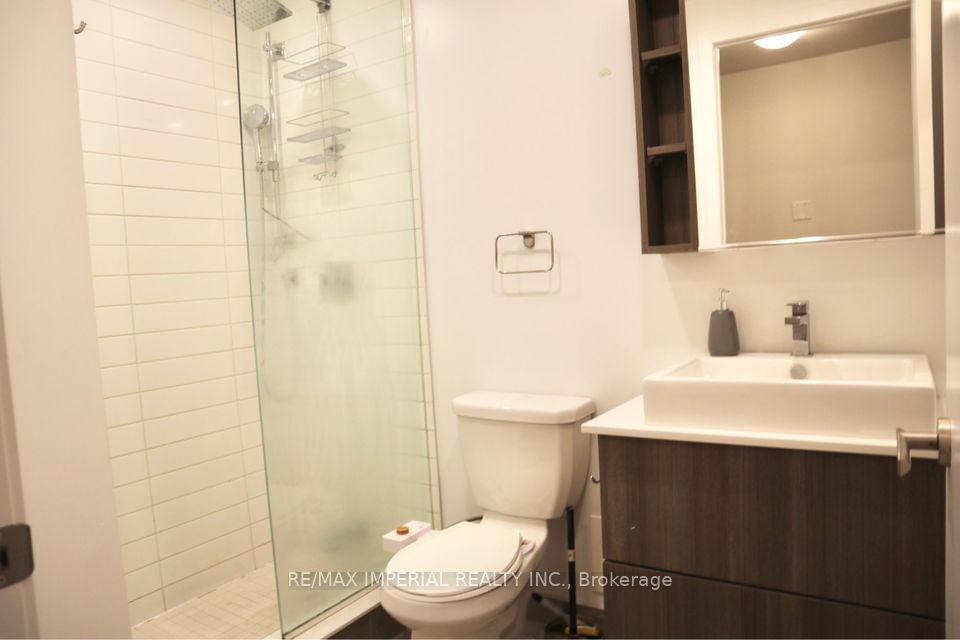 38 Howard Park Ave, unit 516 for rent - image #12