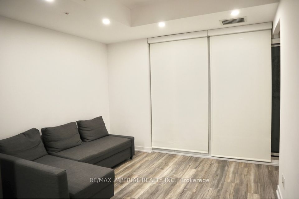 38 Howard Park Ave, unit 516 for rent - image #7