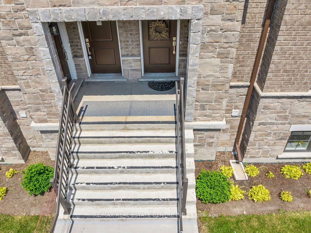 445 Ontario St S, unit 89 for sale - image #3